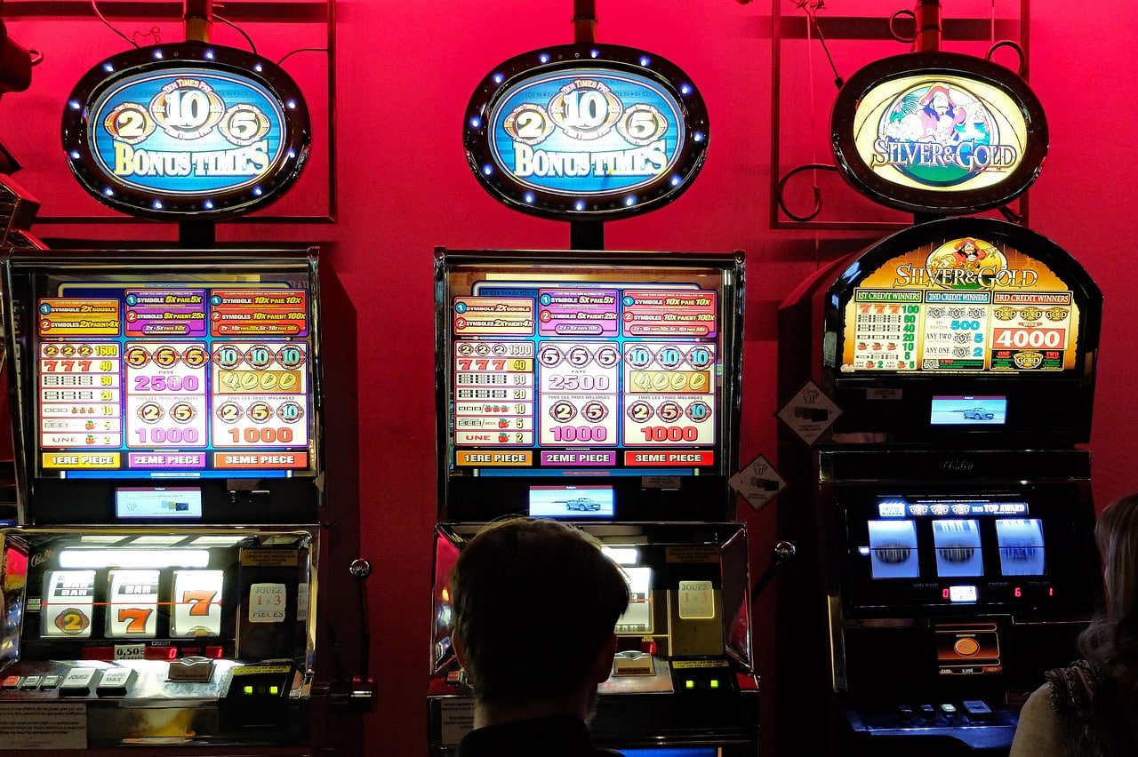Promosi cashback mingguan OUB168 untuk semua jenis permainan slot dan live casino
